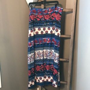 Patterned maxi skirt